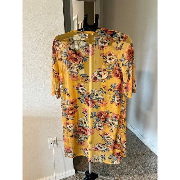Wilde Yellow Floral Sheer 3/4 Sleeve Cardigan Size Medium - Picture 4 of 7